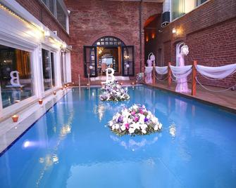 法特帕萨雅丽丝酒店 - 伊斯坦布尔 - 游泳池
