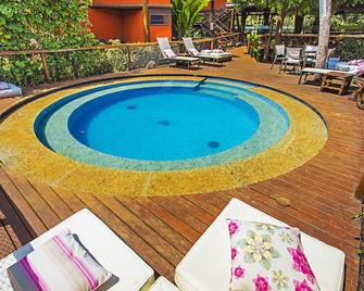 特里波旅馆 - 费尔南多·迪诺罗尼亚群岛 - 游泳池